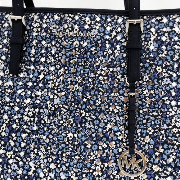 Gaby’sBags👜💕-Michael Kors Large Tote Blue Floral - Picture 4 of 6
